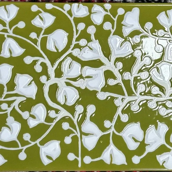 Crate & Barrel 3 Piece Akemi Floral Serving Set - Picture 6 of 16